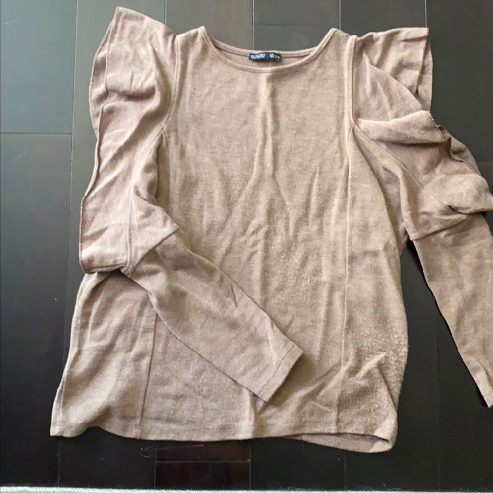 Cold shoulder top